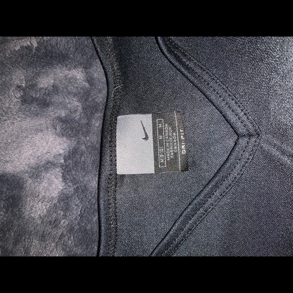 2/20$ Nike shirt - Picture 2 of 3